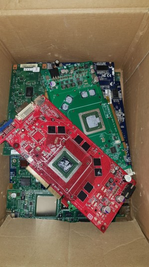 Steckkarten aus PC und Server